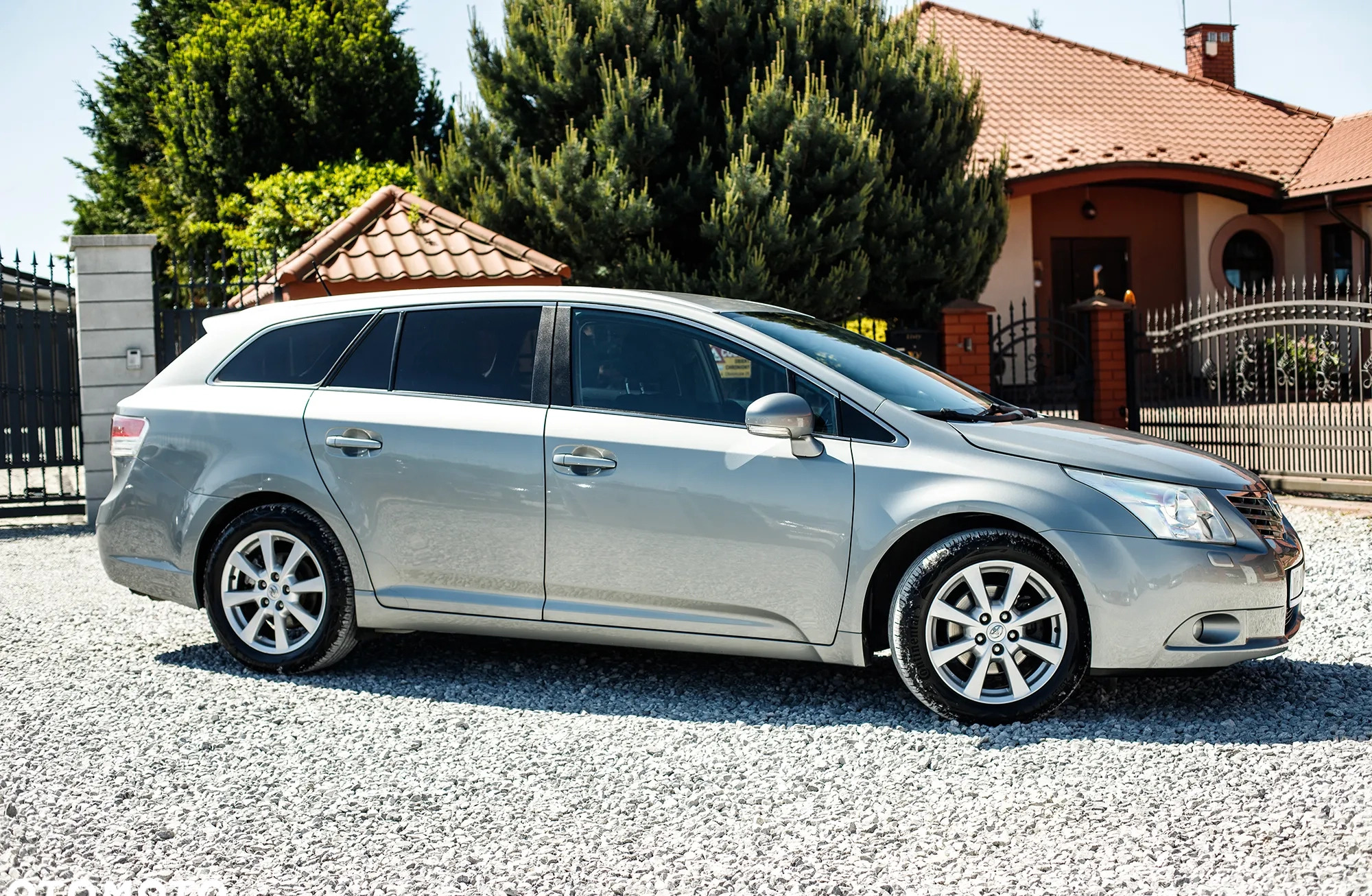 Toyota Avensis cena 33900 przebieg: 184000, rok produkcji 2009 z Rzgów małe 596